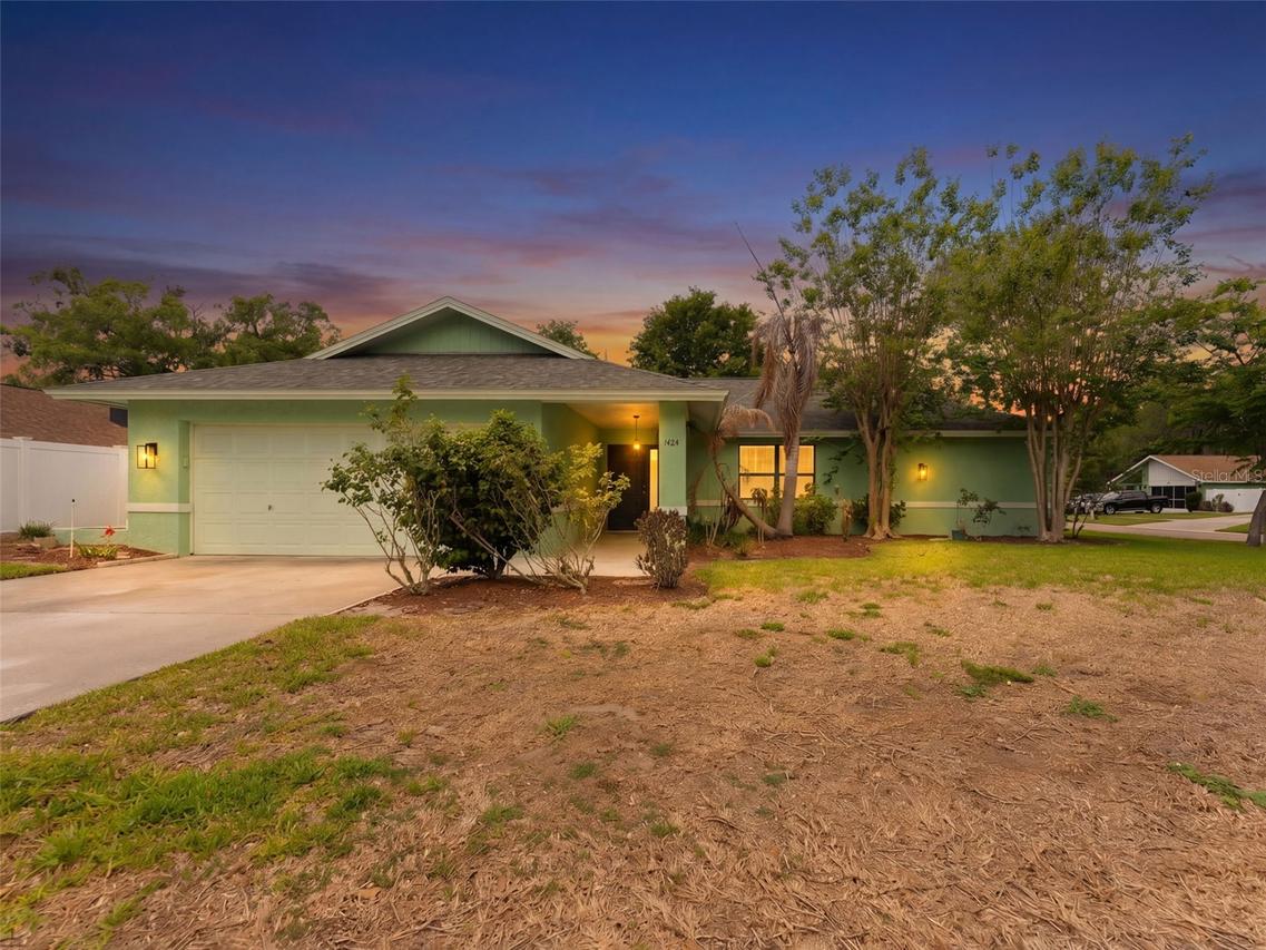 1424 Oakwood Ln., Plant City, FL 33563