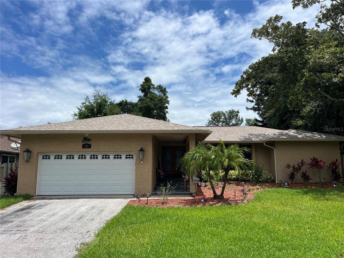 915 Rolling Hills Dr., Palm Harbor, FL 34683