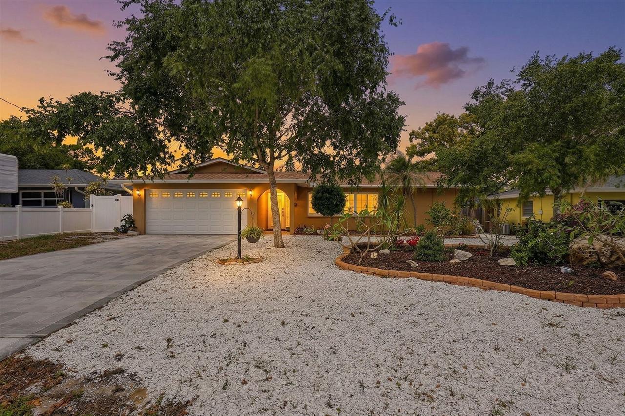 14649 Bay Dr., Largo, FL 33774