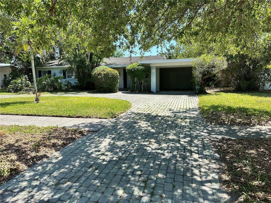 459 Bayview Dr., St Petersburg, FL 33704