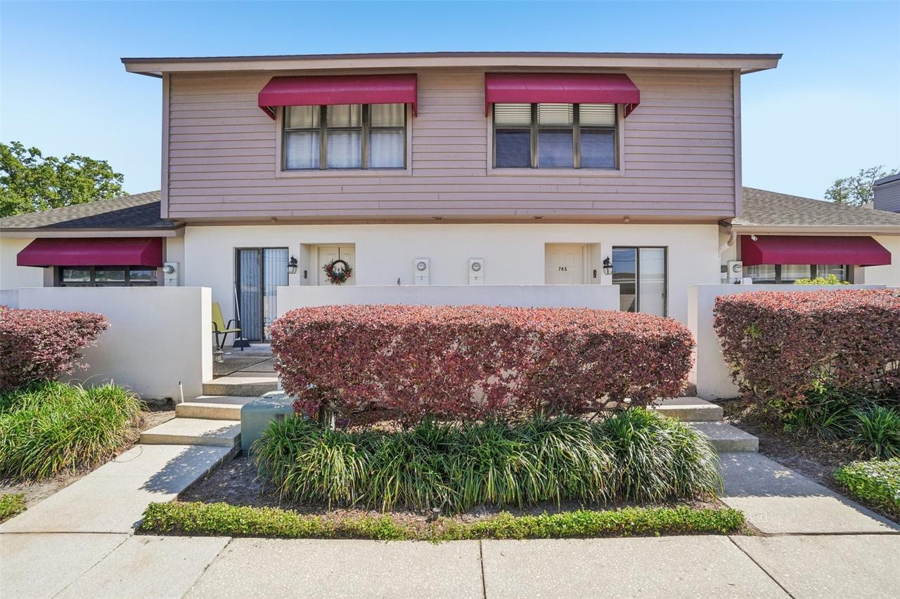 745 Oak Park Pl., Brandon, FL 33511