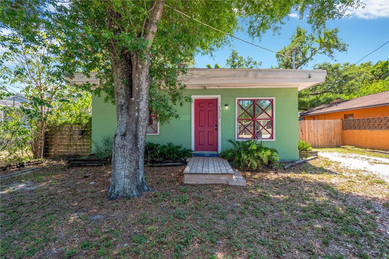 1315 E Osborne Ave., Tampa, FL 33603