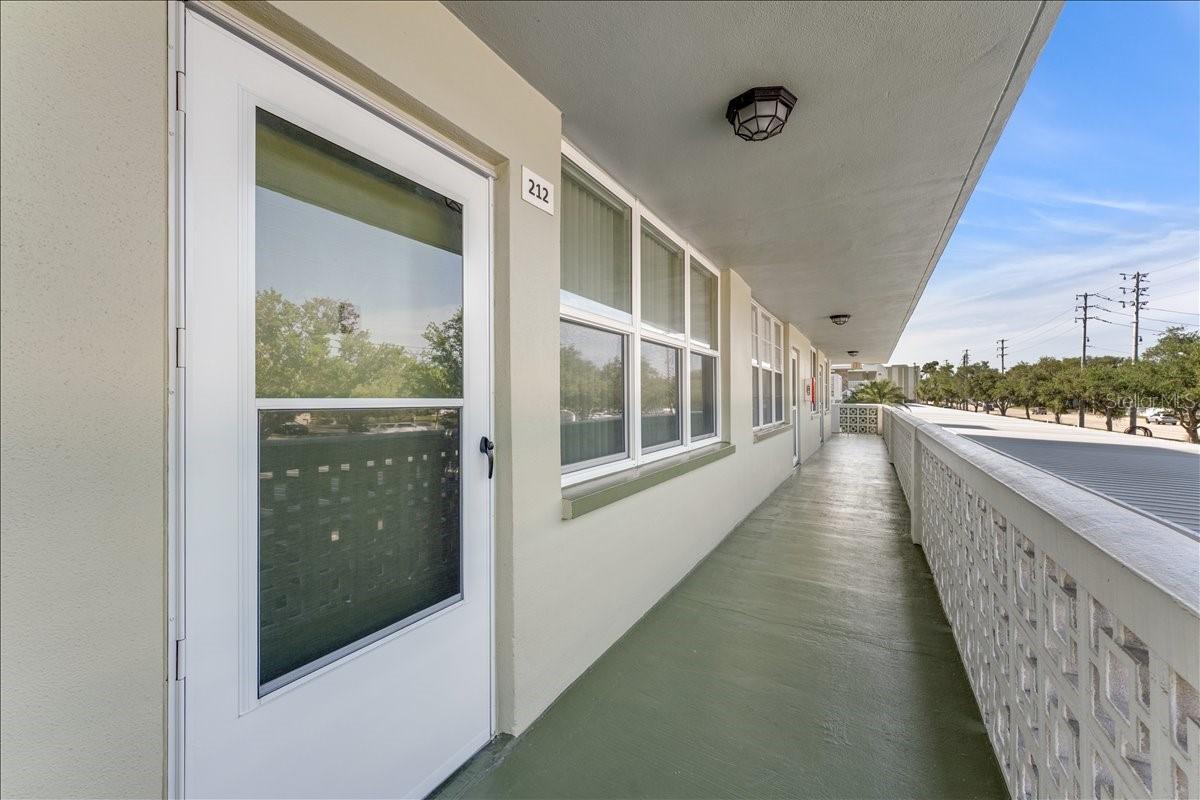 4885 1st St. #212, St Petersburg, FL 33703