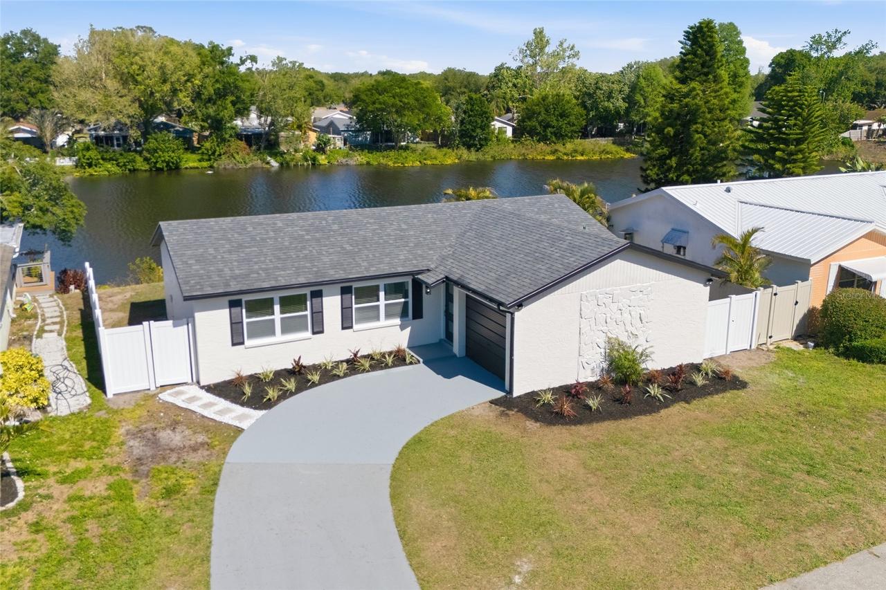 1423 Chesterfield Dr., Dunedin, FL 34698