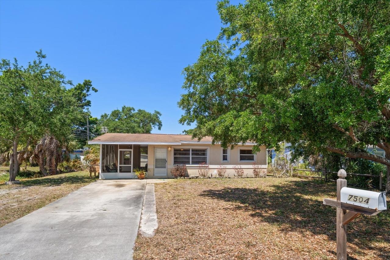 7504 91st St., Seminole, FL 33777