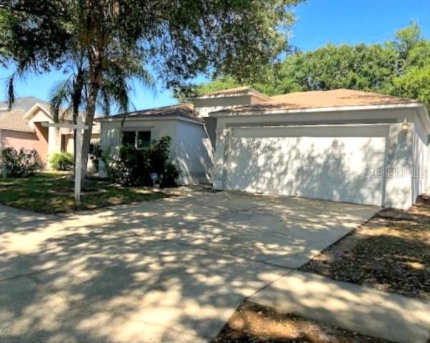 12936 Lake Vista Dr., Gibsonton, FL 33534
