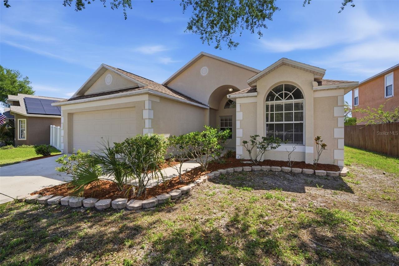 12501 Lake Vista Dr., Gibsonton, FL 33534