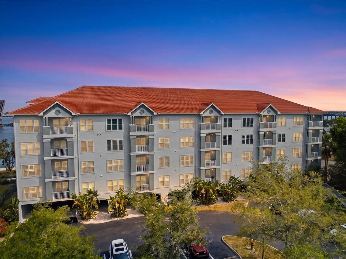 210 3rd St. #8305, Bradenton, FL 34205