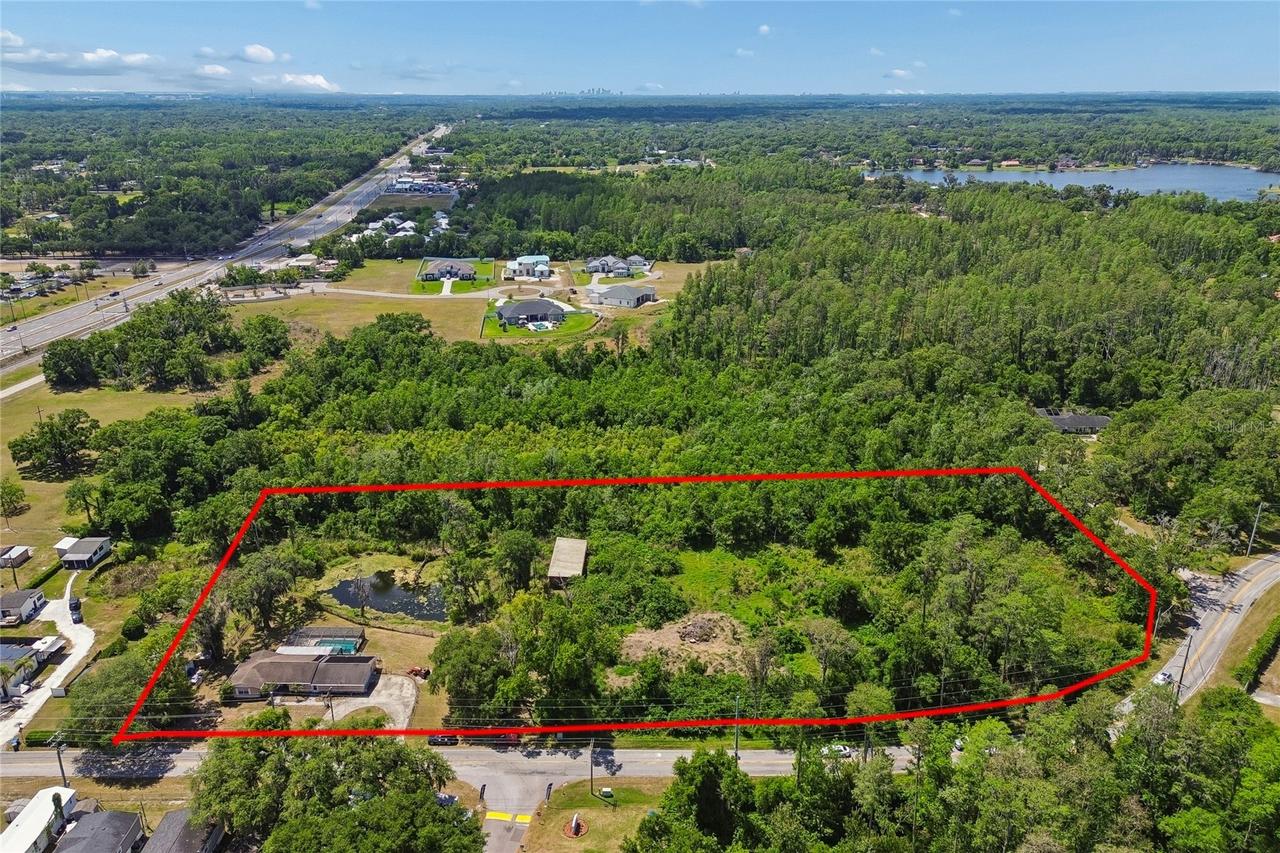 212 Crystal Lake Rd., Lutz, FL 33548