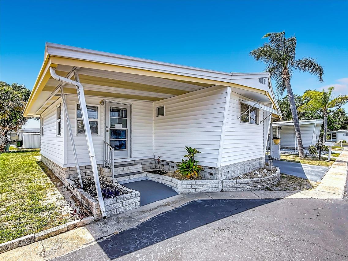 1040 Main St. #162, Dunedin, FL 34698