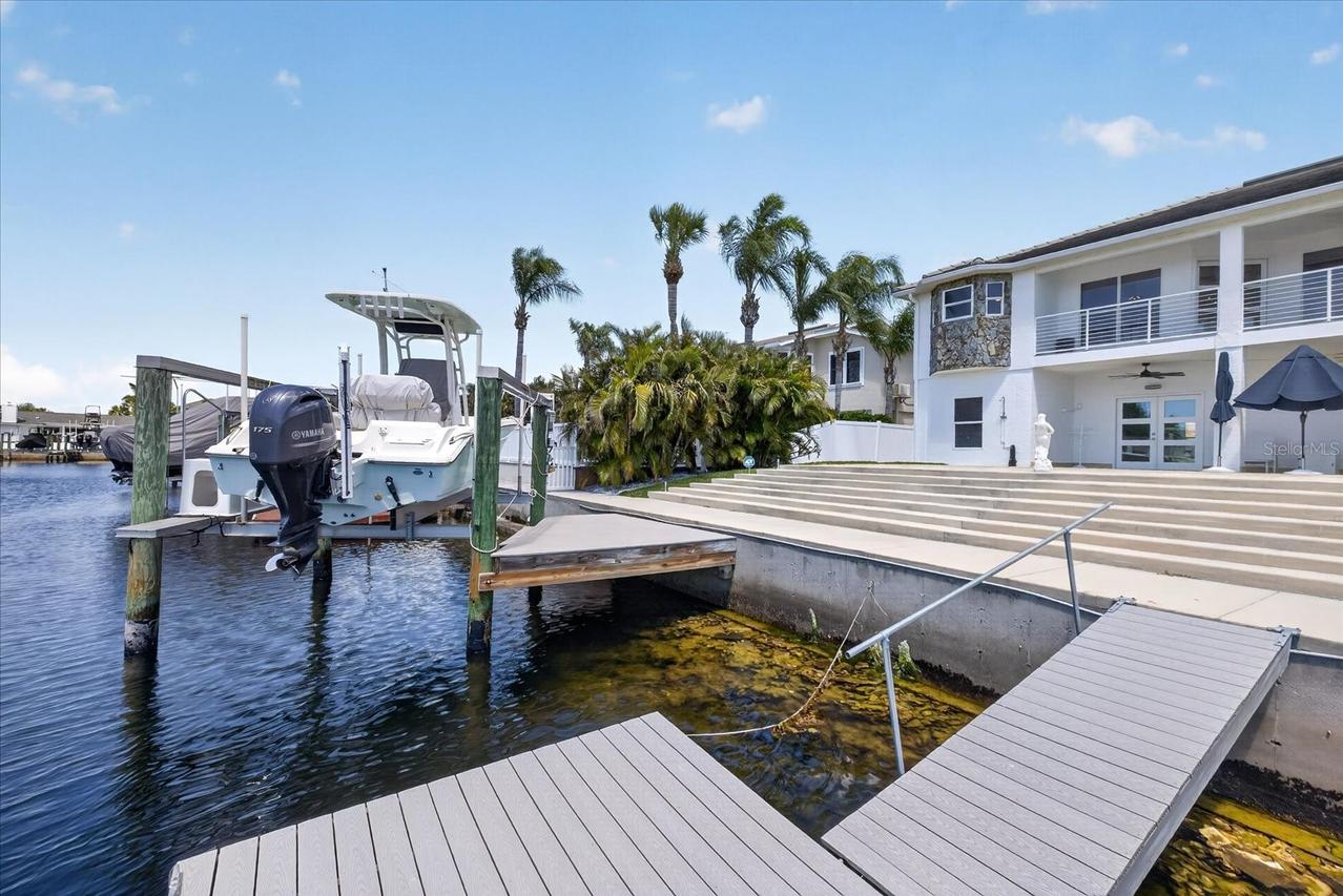 5101 S South Shore Dr., New Port Richey, FL 34652