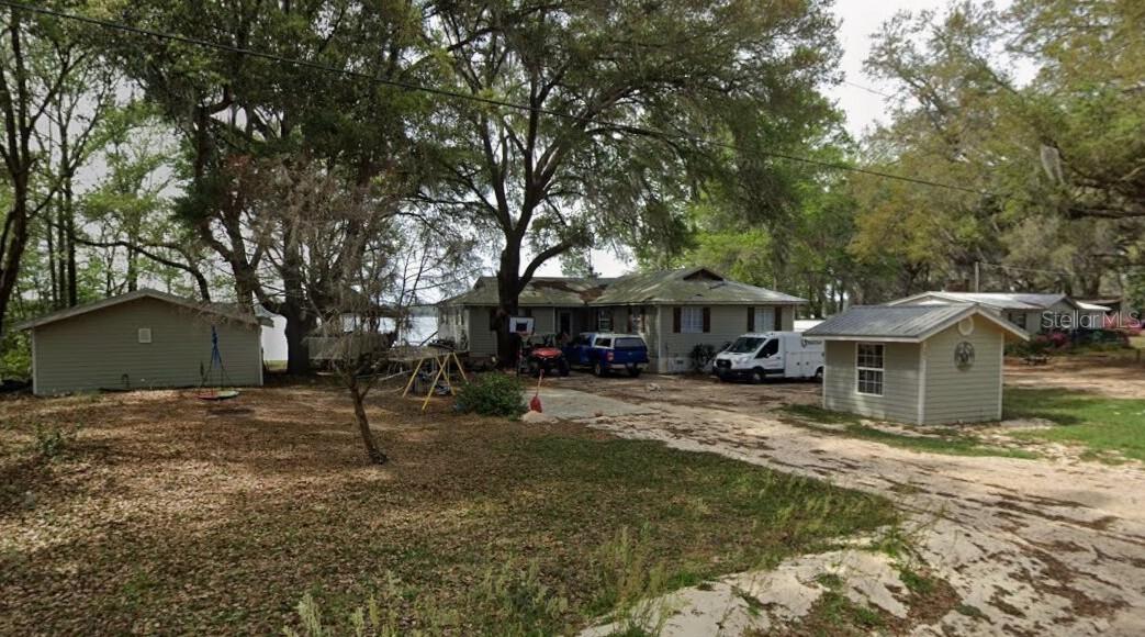 101 Walker Dr., Interlachen, FL 32148