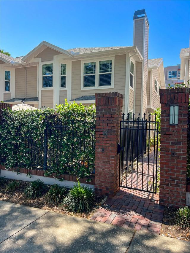 350 2nd St. #8, St Petersburg, FL 33701