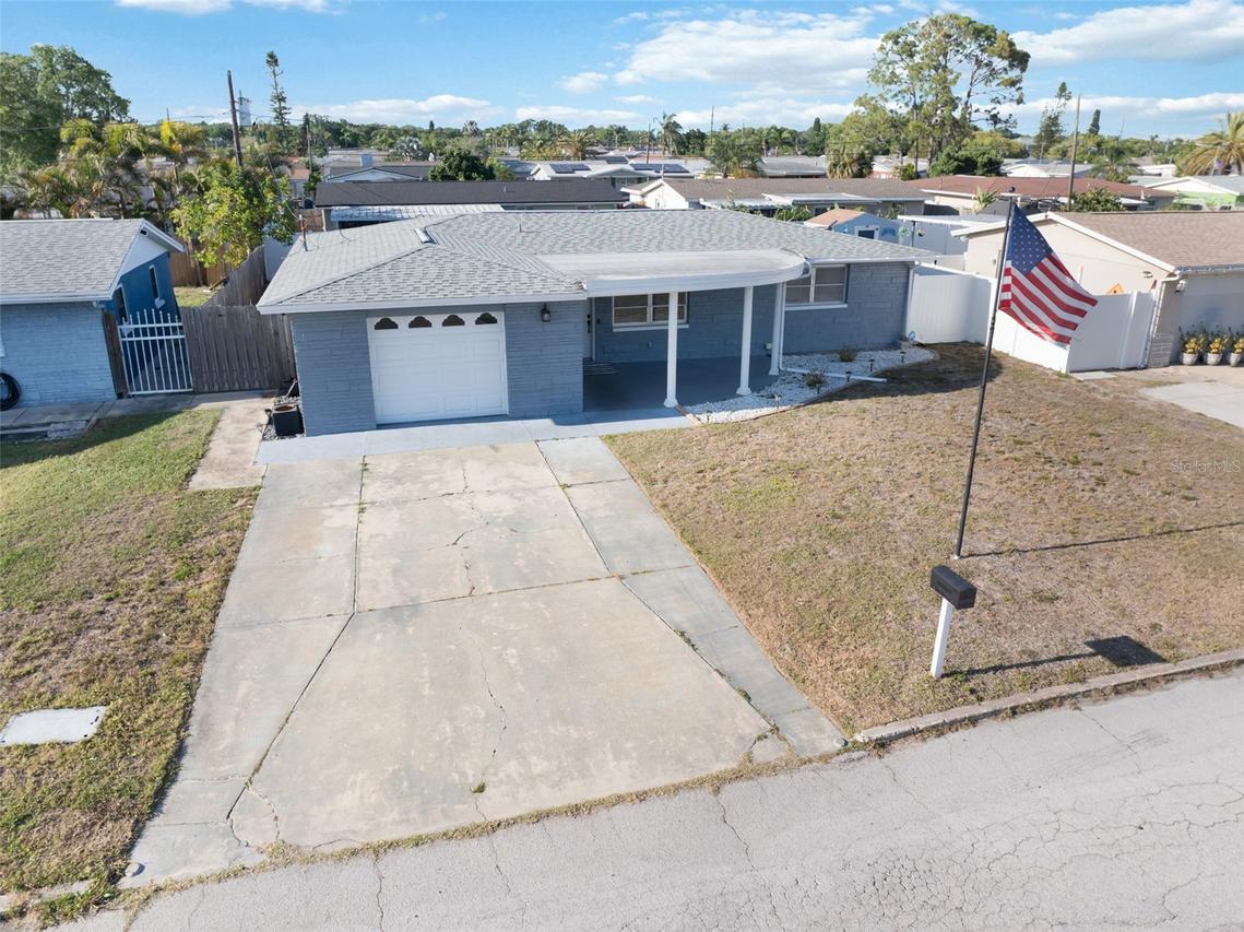 3811 Cedarwood Dr., Holiday, FL 34691