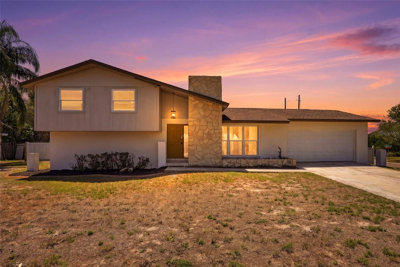 721 Village Pl., Brandon, FL 33511