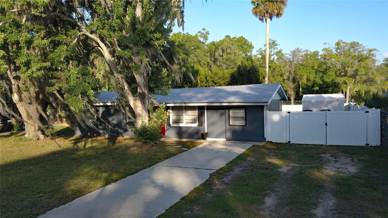 97 Risher Ave., Inglis, FL 34449
