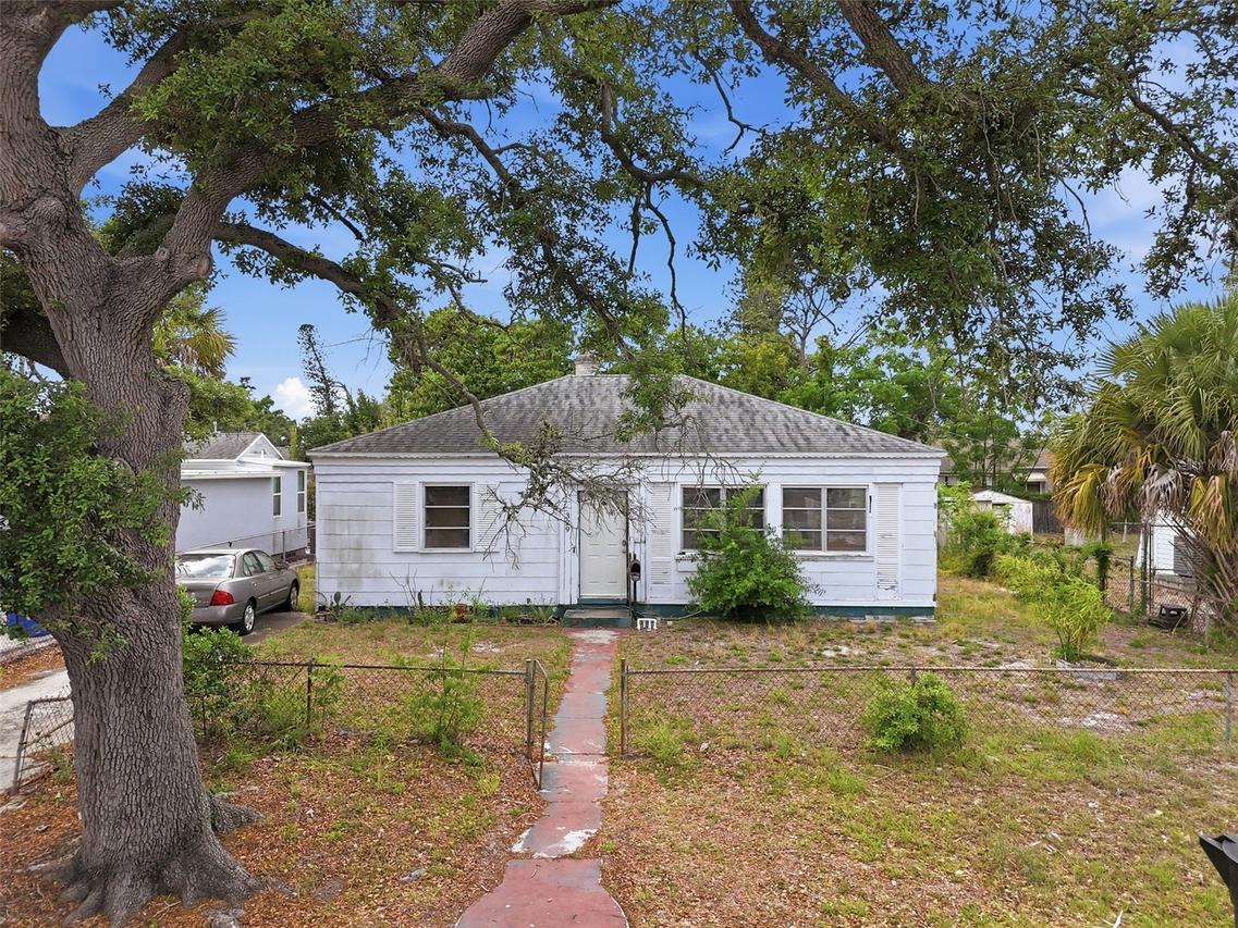 329 Kingston St., St Petersburg, FL 33711