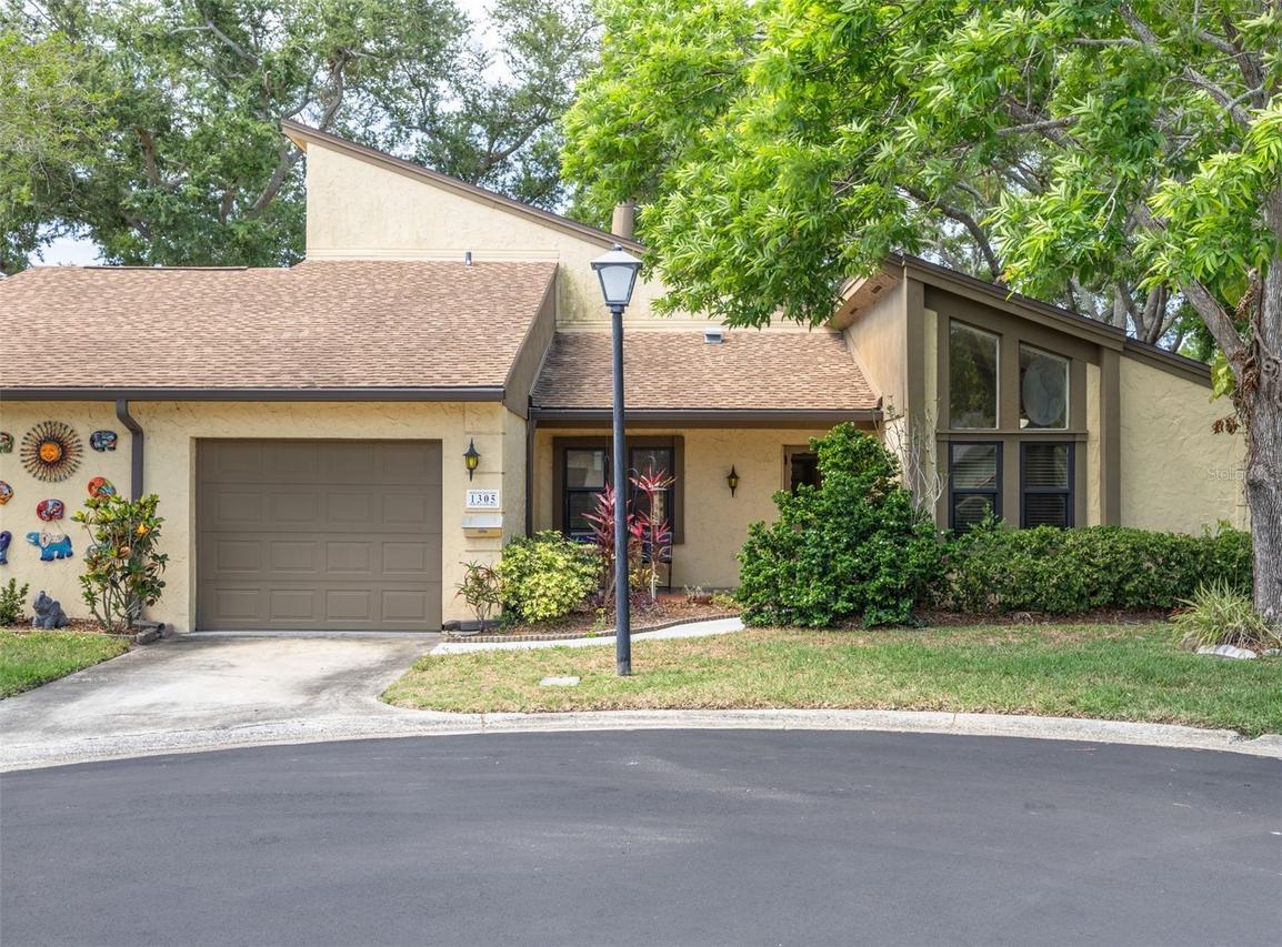 2101 Sunset Point Rd. #1305, Clearwater, FL 33765