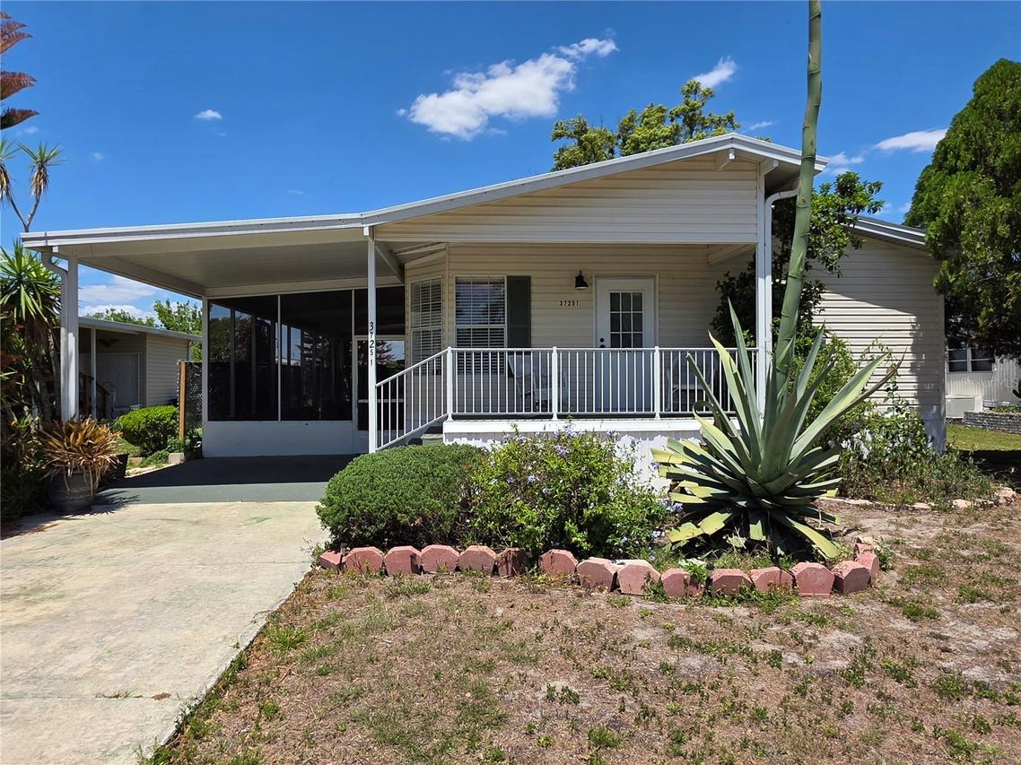 37251 Lois Ave., Zephyrhills, FL 33542