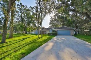 102 Cash Dr., Seffner, FL 33584