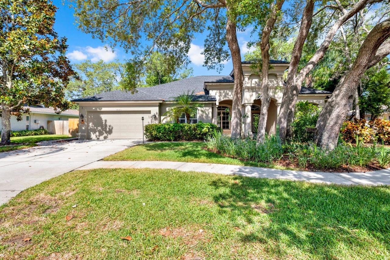 1021 Hamilton Ave., Tarpon Springs, FL 34689