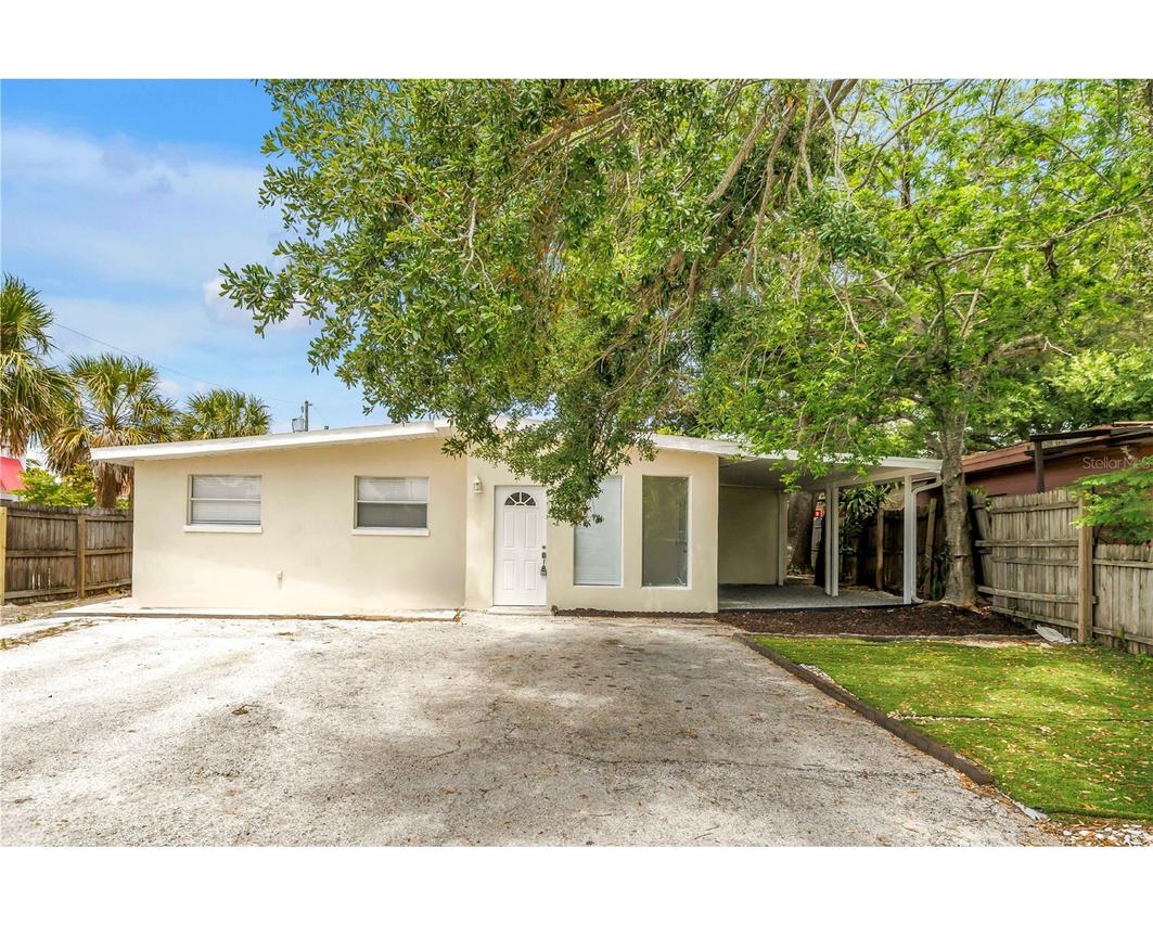 110 NE Monroe Cir., St Petersburg, FL 33702