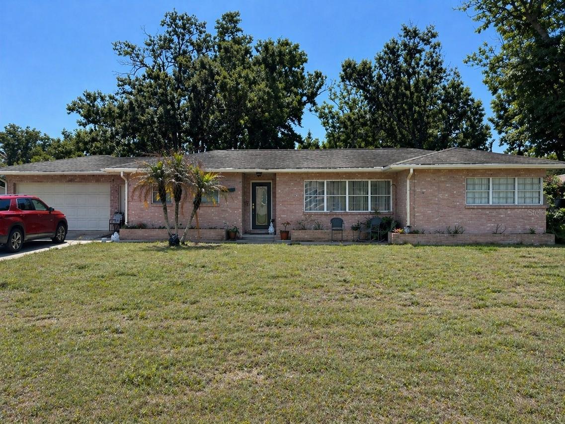 1507 Meadowridge Dr., Valrico, FL 33596