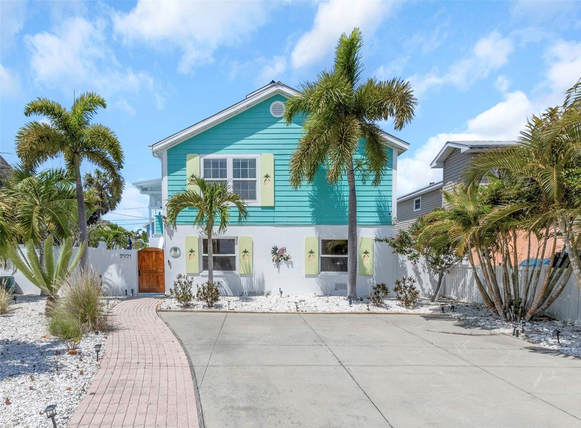 2921 Dupont St., Gulfport, FL 33707