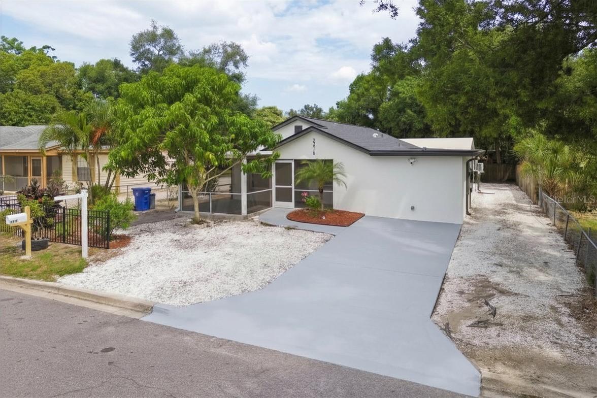 2216 12th Ave., Bradenton, FL 34205