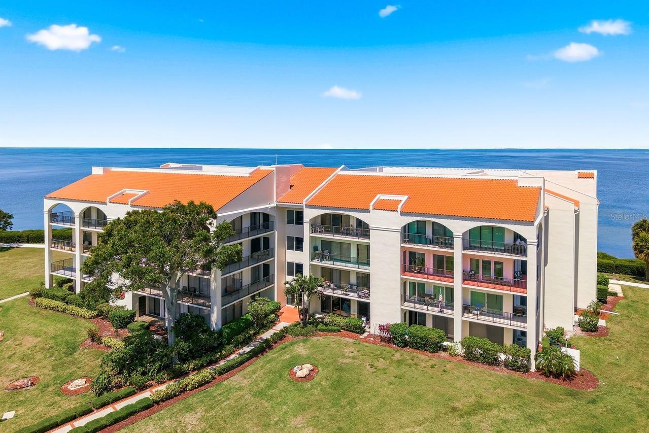 302 Mariner Dr., Tarpon Springs, FL 34689