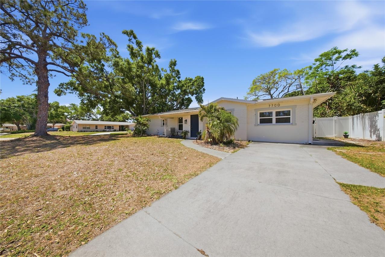 7700 16th Ave., St Petersburg, FL 33710