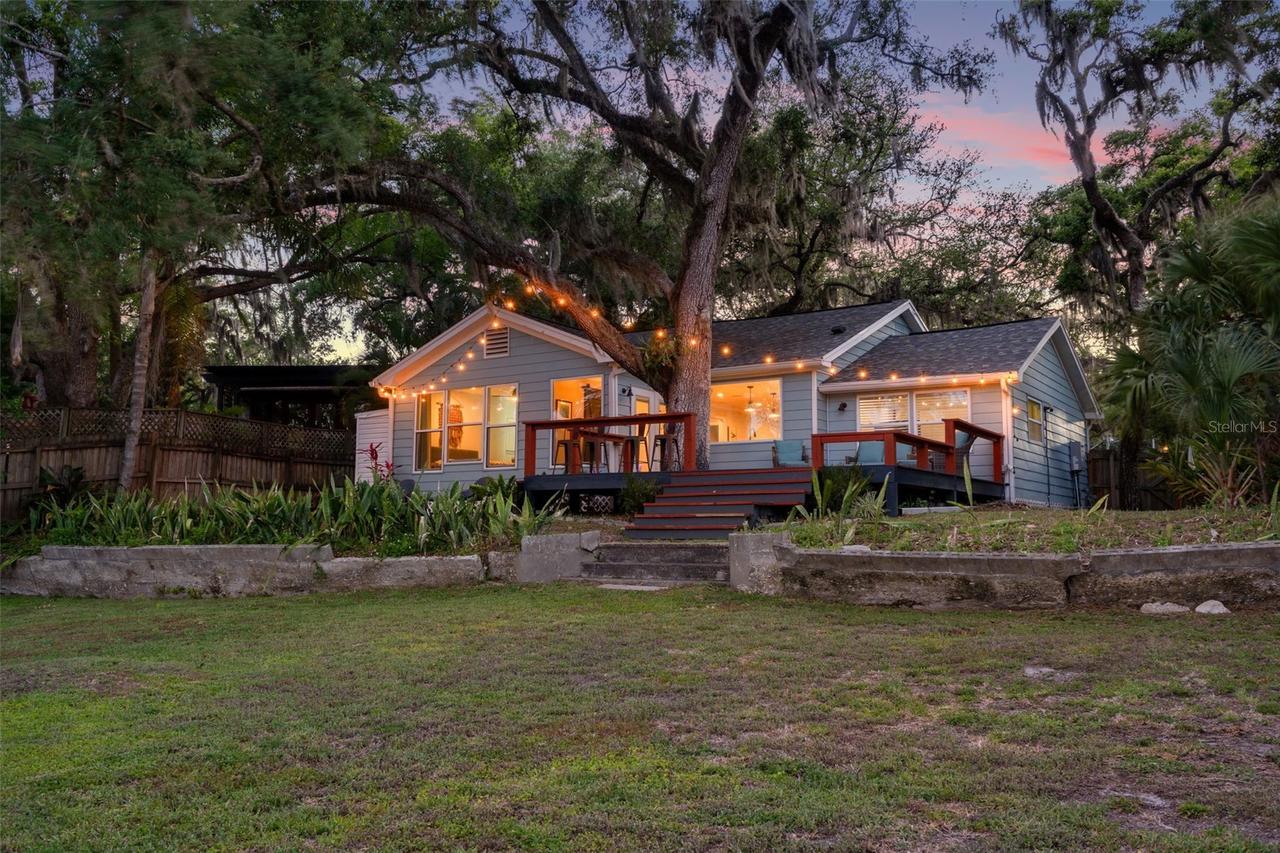 1502 E Park Cir., Tampa, FL 33610