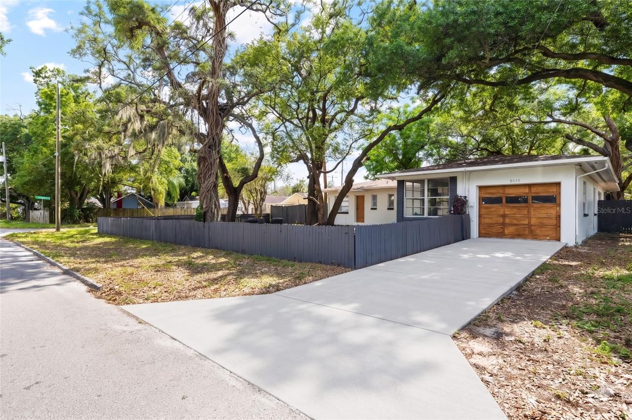 8510 N Seminole Ave., Tampa, FL 33604