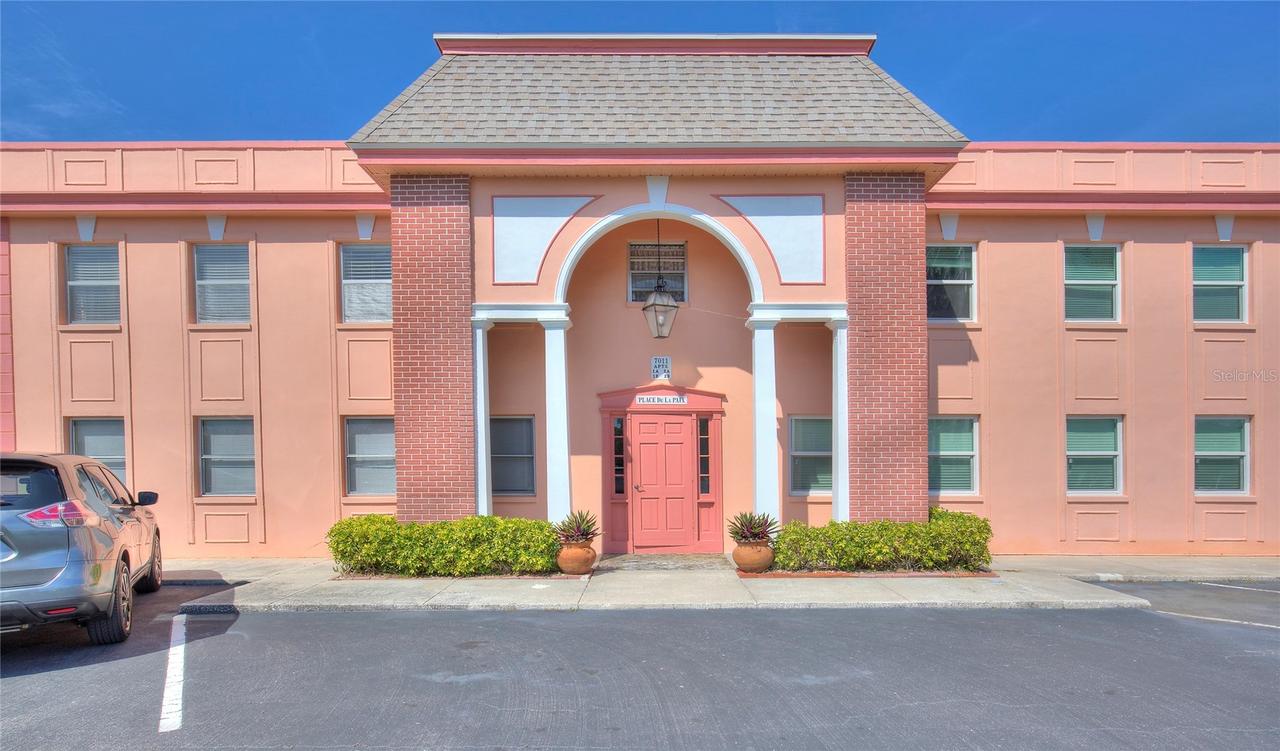 7011 Place De La Paix #2A, South Pasadena, FL 33707
