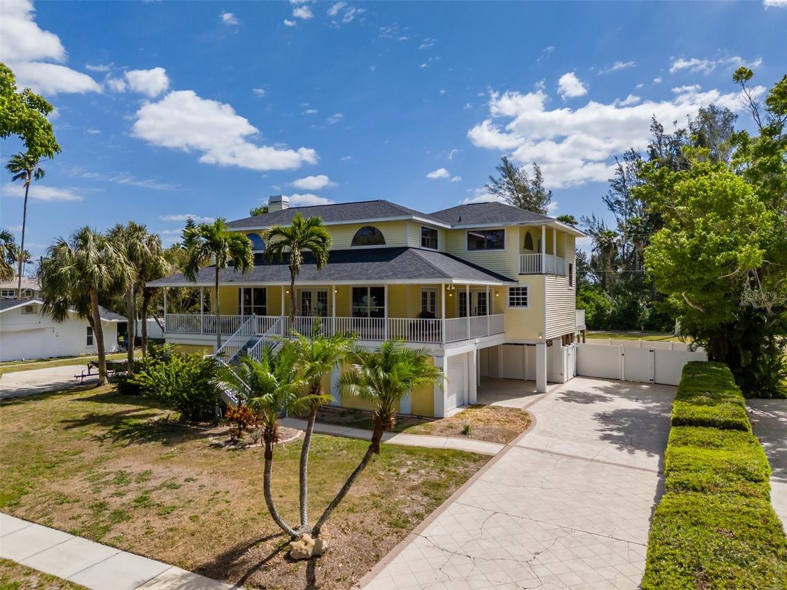 503 84th St., Bradenton, FL 34209