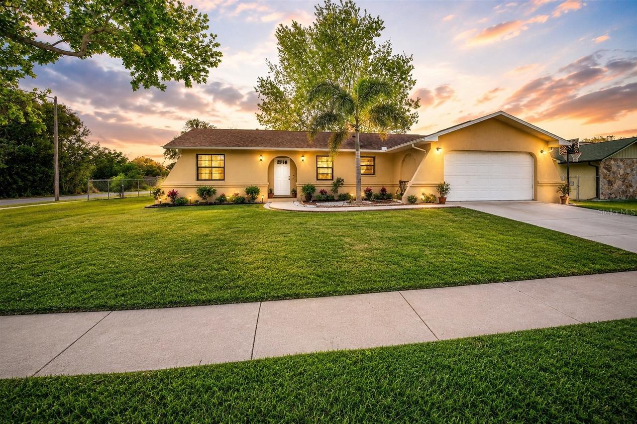 3011 Shadow Oaks Dr., Holiday, FL 34690