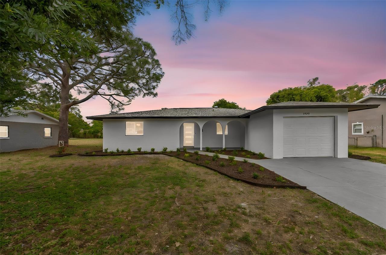 2550 Gomaz Way, St Petersburg, FL 33712