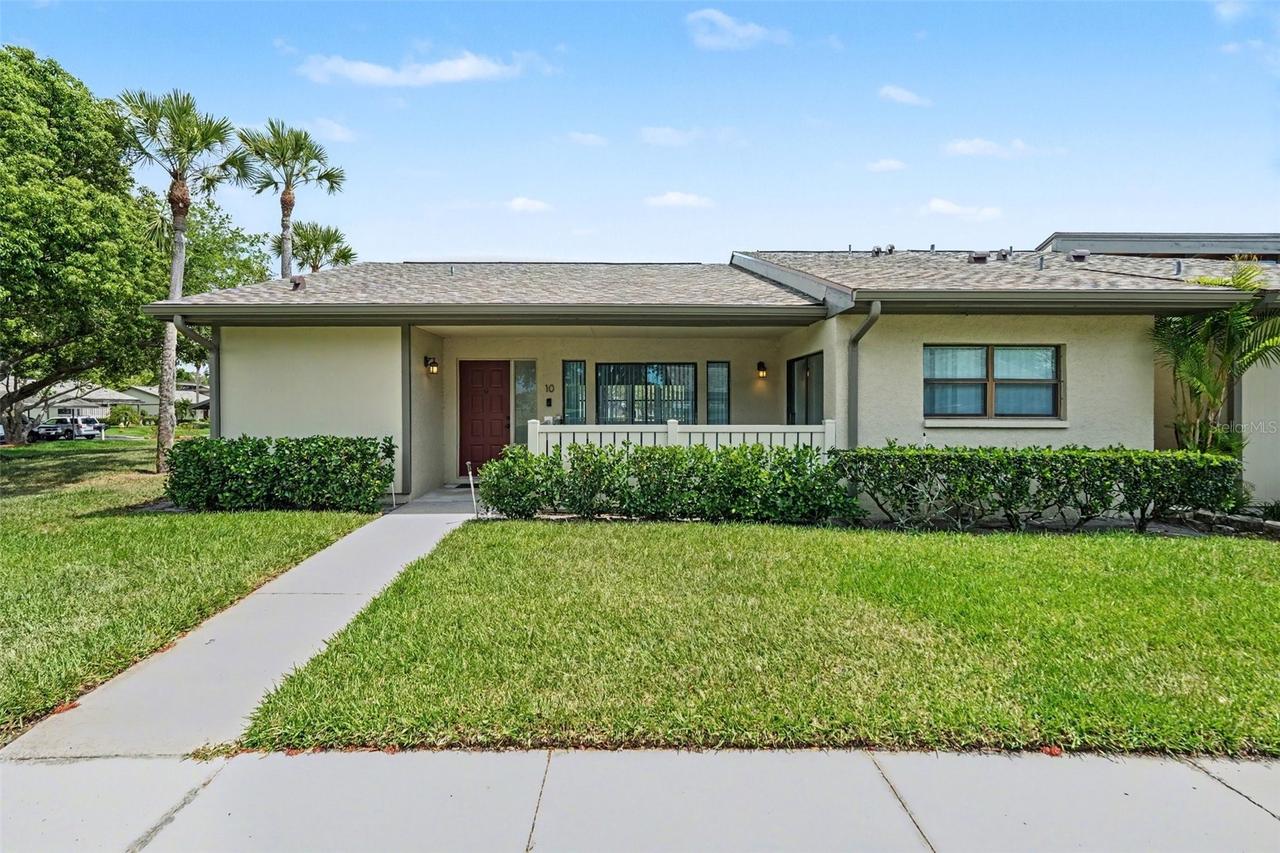 10 Lesley Ln., Oldsmar, FL 34677