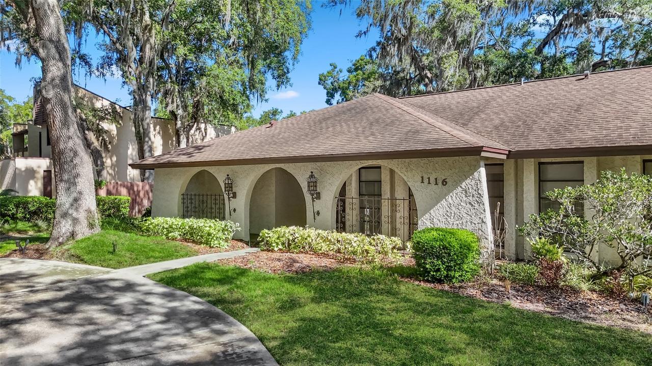 1116 N Riverhills Dr., Temple Terrace, FL 33617