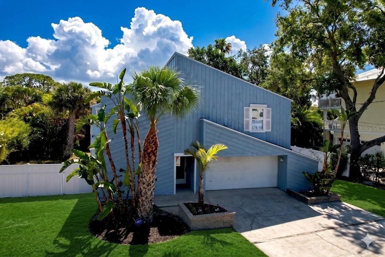105 Peterson Ln., Palm Harbor, FL 34683