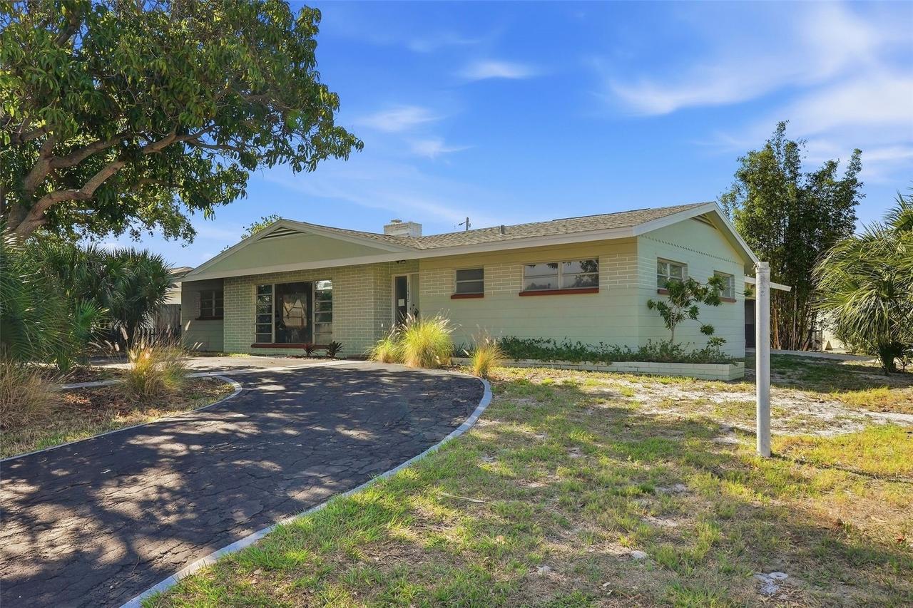 11570 60th Ter., Seminole, FL 33772