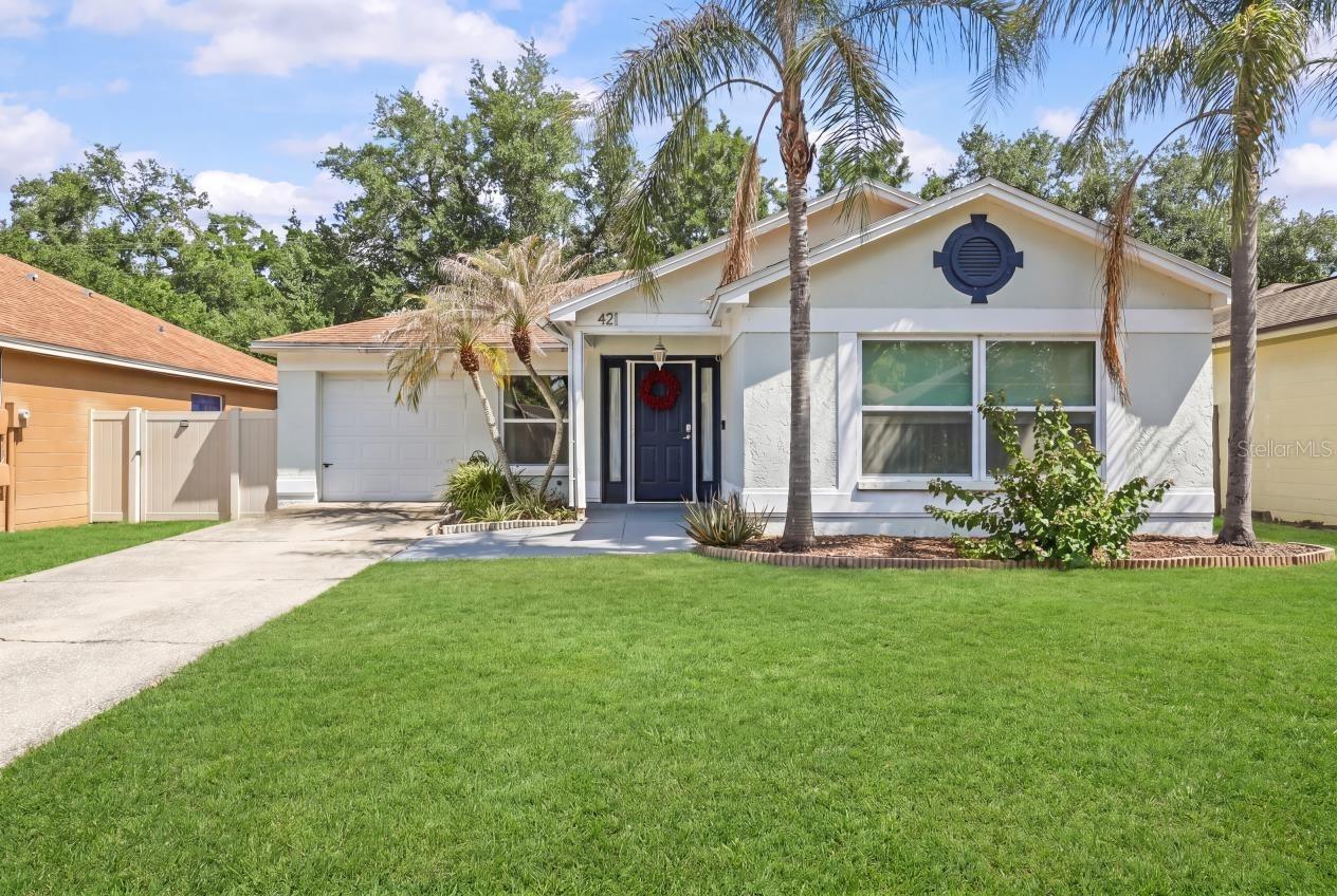421 Benson St., Valrico, FL 33594