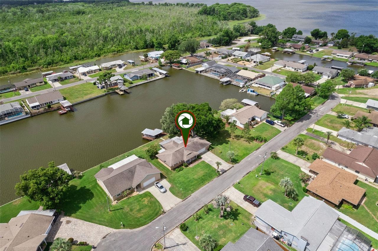 26632 W Cove Dr., Tavares, FL 32778