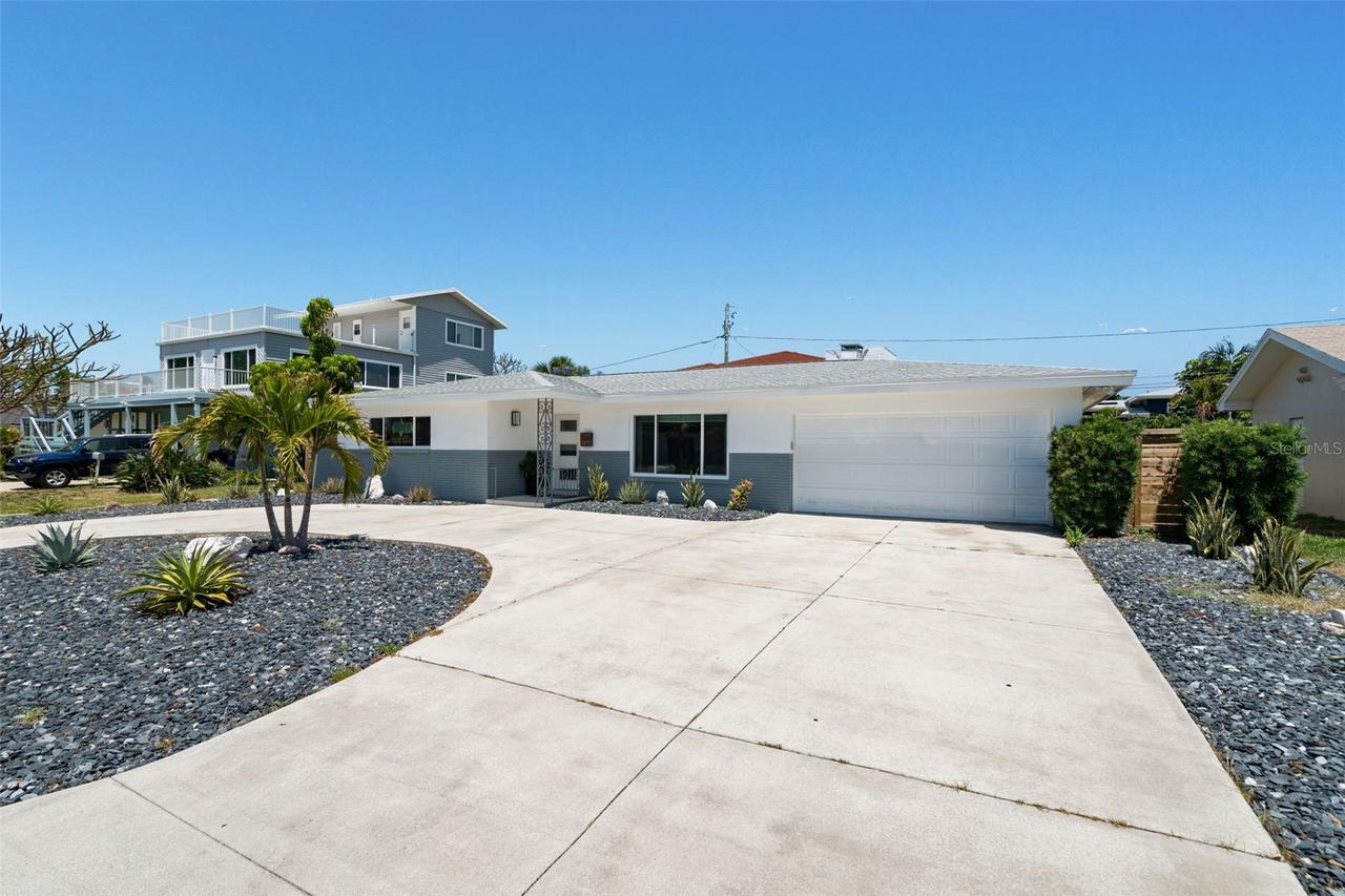 2671 W Bay Isle Dr., St Petersburg, FL 33705