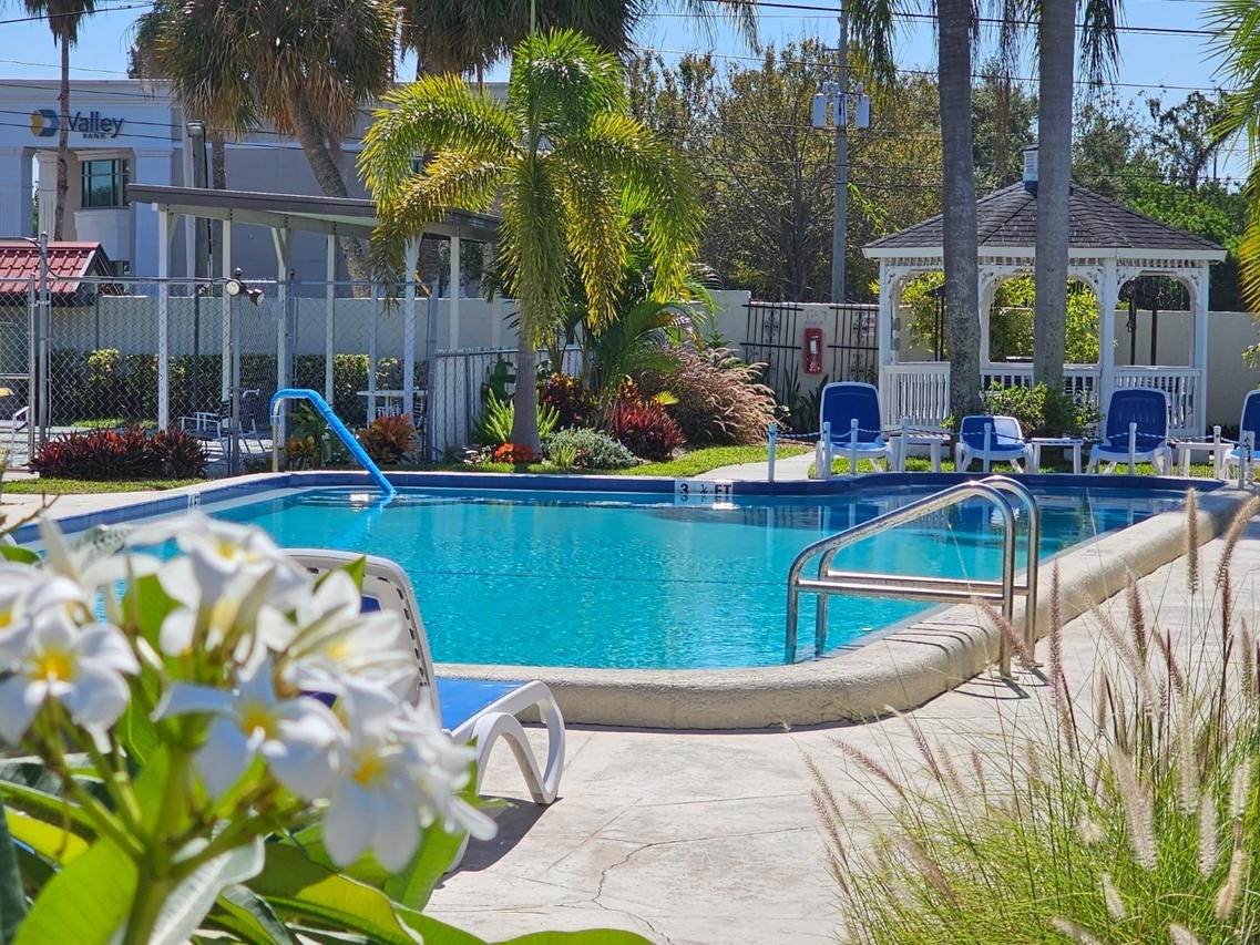 1100 E Bay Dr. #105, Largo, FL 33770