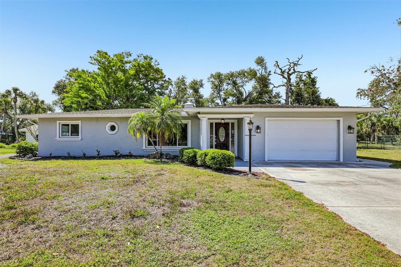 209 Palm Ave., Nokomis, FL 34275