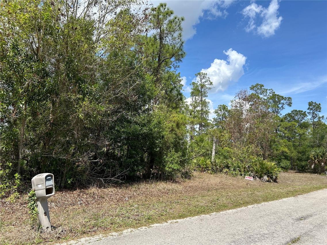 903 Truman Ave., Lehigh Acres, FL 33972