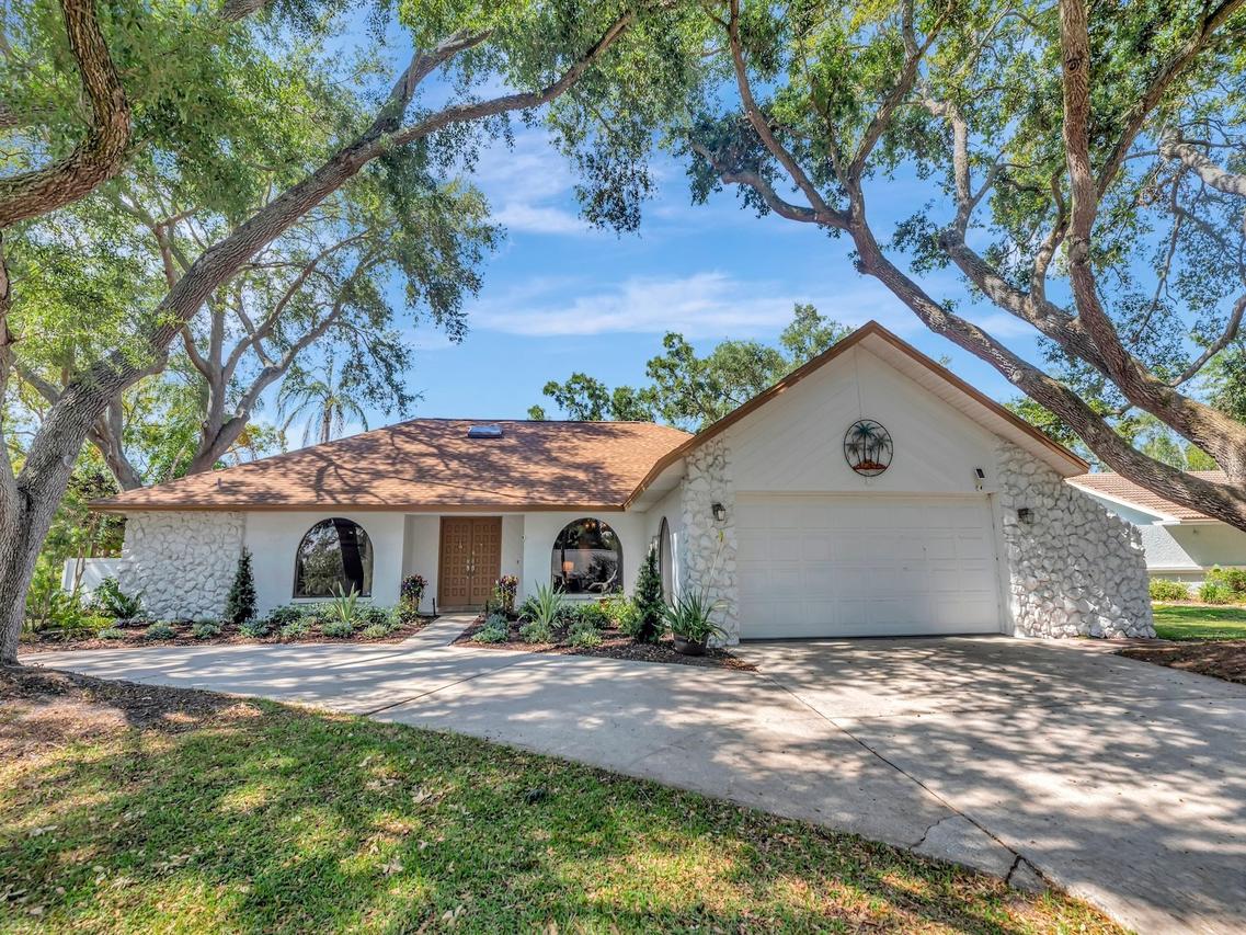 2820 Valencia Ln., Palm Harbor, FL 34684