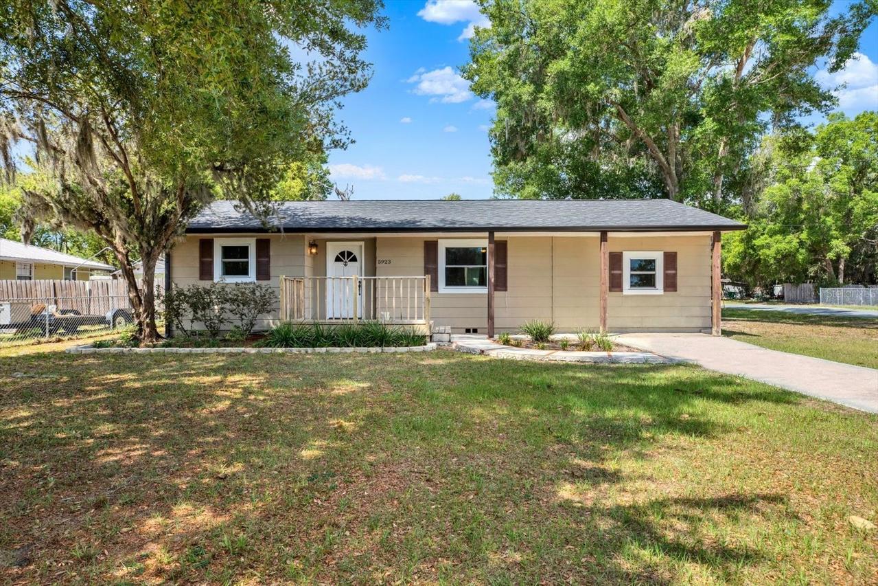 5923 14th St., Zephyrhills, FL 33542