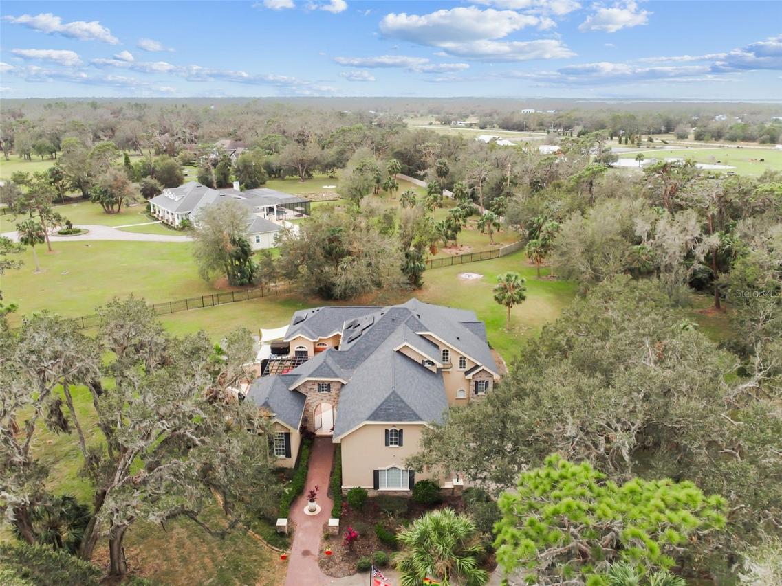 12709 Mannhurst Oak Ln., Lithia, FL 33547